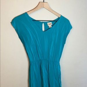 Blue dress with pockets